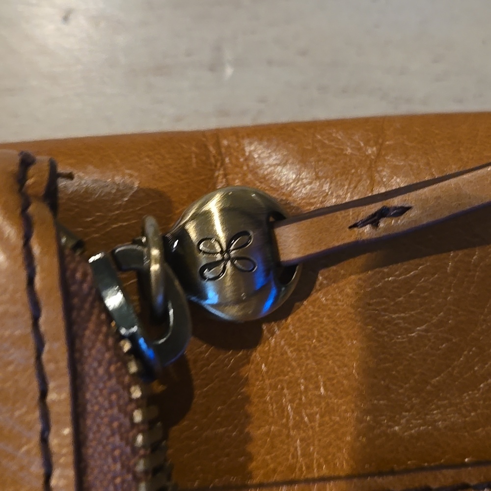 NEW!!! Hobo Gold Leather Crossbody Bag - Picture 11 of 11